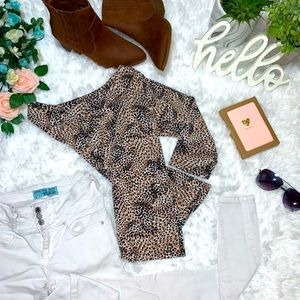 Women’s Medium Leopard Printed Short-Sleeved Shirt